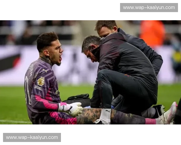 诺丁汉森林门将危机持续,一门泽尔斯带伤出战曼城防线隐患巨大 诺丁汉森林门将危机持续,一门泽尔斯带伤出战曼城防线隐患巨大