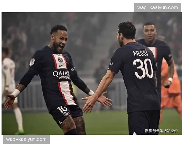 阿什拉夫插上助攻频率增加 巴黎右路进攻走廊持续活跃